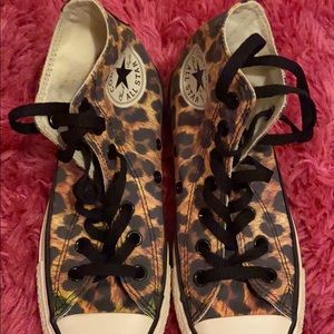 Cheetah print Converse